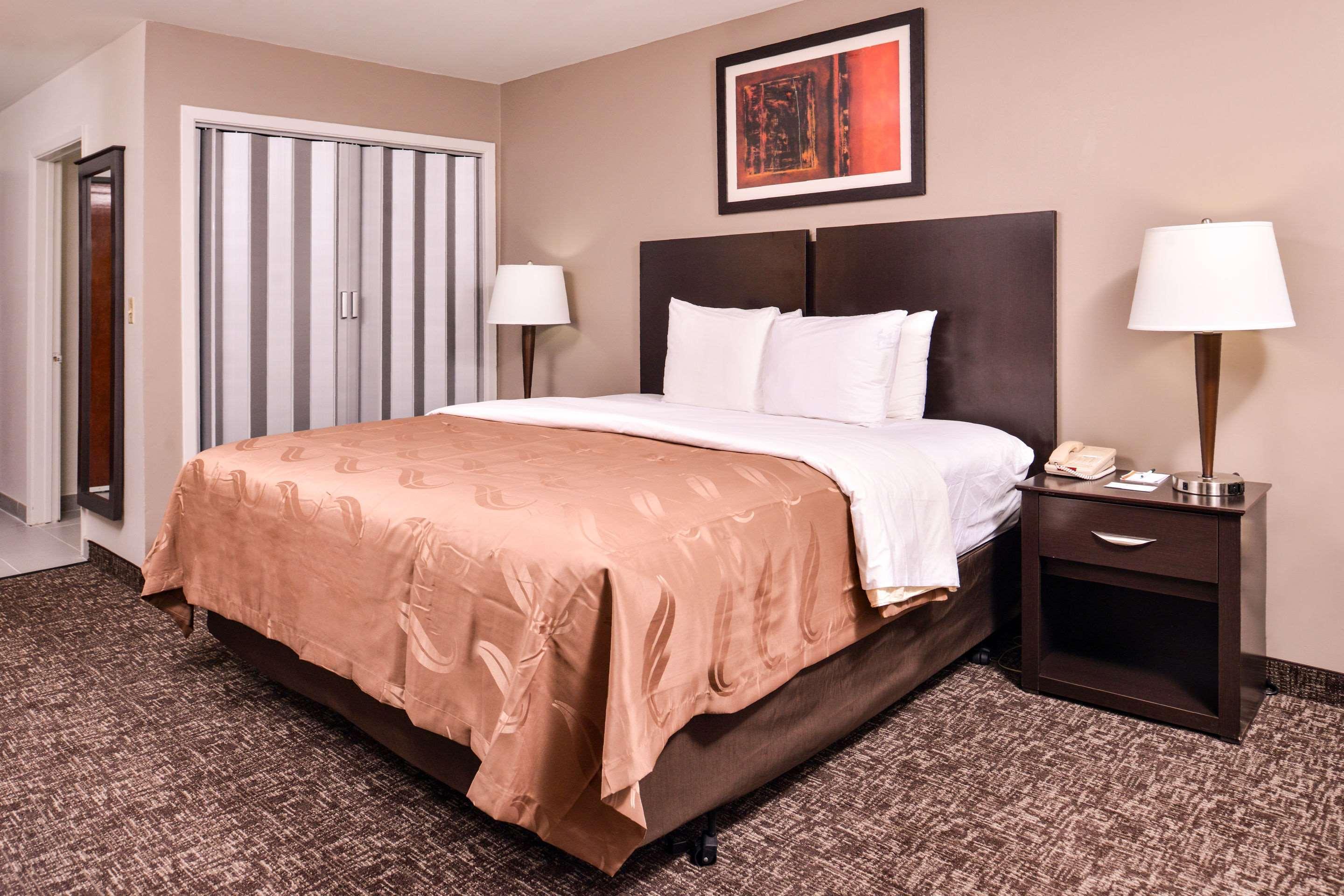 Quality Inn & Suites Beaumont Extérieur photo