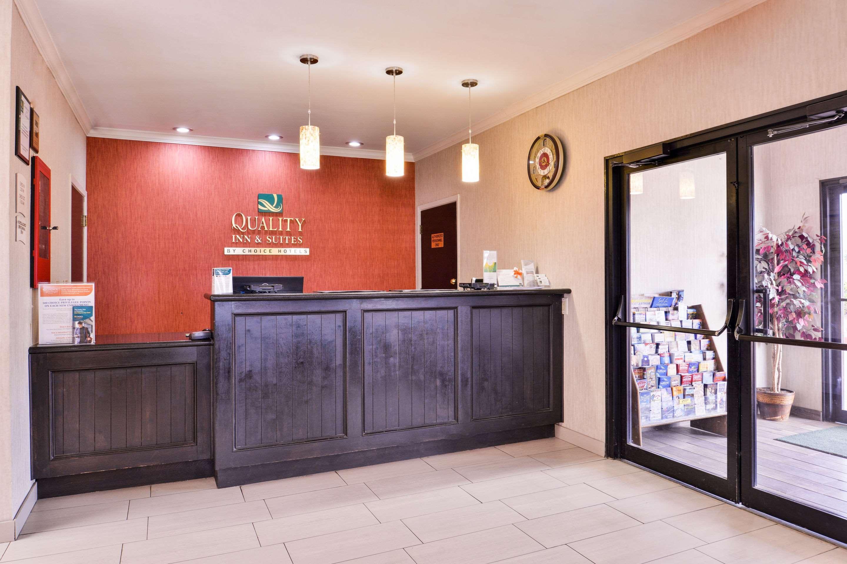 Quality Inn & Suites Beaumont Extérieur photo