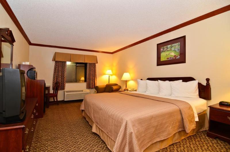 Quality Inn & Suites Beaumont Extérieur photo